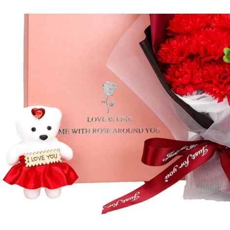 LUCKY-88 Ornement Et Décor Coffret Cadeau Bouquet De Savon Simulation 7 Roses, Cadeau Créatif Saint Et Noël (rouge, Bouquet De 7 œillets Plus Ours) 2 LUCKY-88 Ornement Et Décor Coffret Cadeau Bouquet De Savon Simulation 7 Roses, Cadeau Créatif Saint Et Noël (rouge, Bouquet De 7 œillets Plus Ours) – Image 2